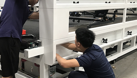 迪弘激光生產(chǎn)車間